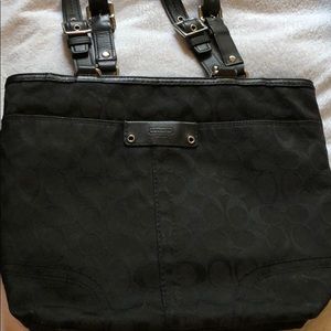 Adorable coach handbag tote
